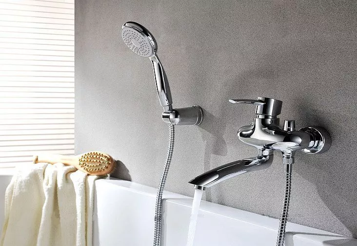 Смеситель для ванны плоский 25см Lemark Atlantiss  LM3214C