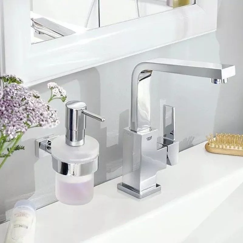 Дозатор жидкого мыла подвесной 160мл без держателя стекло хром Grohe Essentials 40394001