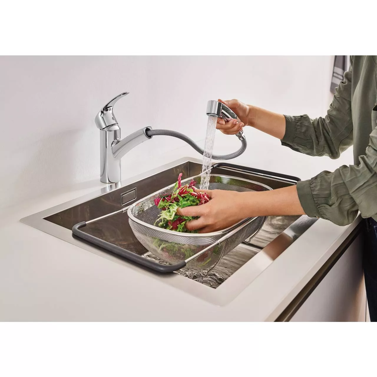 Смеситель  GROHE Eurosmart 2015 кухня выдвижной, низкий изливСНЯТ С ПР-ВА, замена на 30305001 30305000